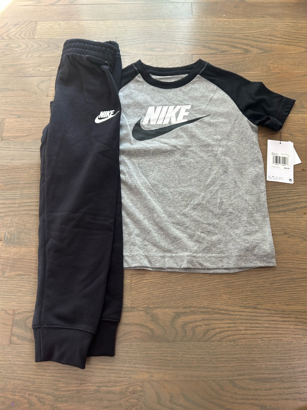 NWT Nike Boys Set size 6